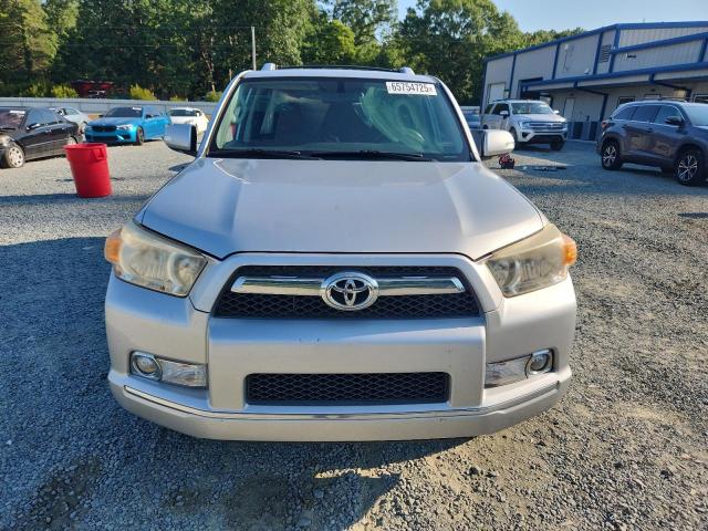 JTEZU5JR9B5018584 - 2011 TOYOTA 4RUNNER SR5 SILVER photo 5
