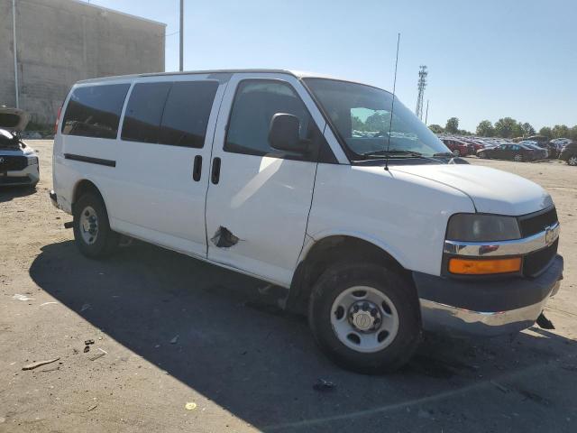 1GAZGYFG3C1174089 - 2012 CHEVROLET EXPRESS G3 LT WHITE photo 4