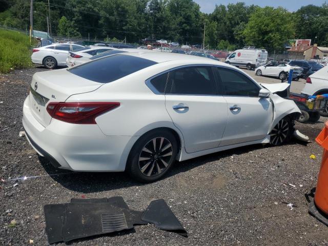 1N4AL3AP1JC180748 - 2018 NISSAN ALTIMA 2.5 თეთრი ფოტო 3