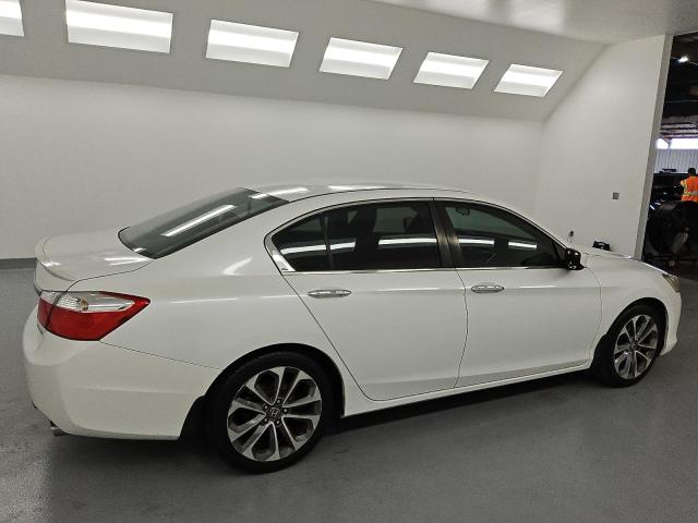 1HGCR2F50FA119138 - 2015 HONDA ACCORD SPORT WHITE photo 3
