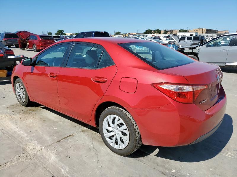 2T1BURHE3JC075977 - 2018 TOYOTA COROLLA L BURGUNDY photo 2