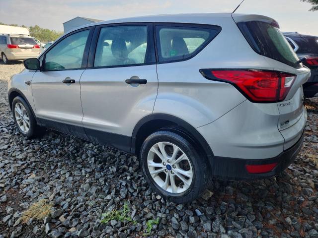 1FMCU0F71KUB91215 - 2019 FORD ESCAPE S Күміс фото 2