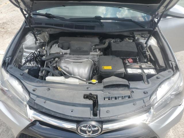 4T1BF1FK2FU476334 - 2015 TOYOTA CAMRY LE SILVER photo 11