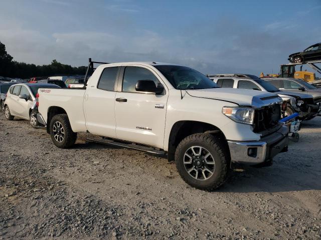 5TFUY5F1XFX479289 - 2015 TOYOTA TUNDRA DOUBLE CAB SR/SR5 WHITE photo 4