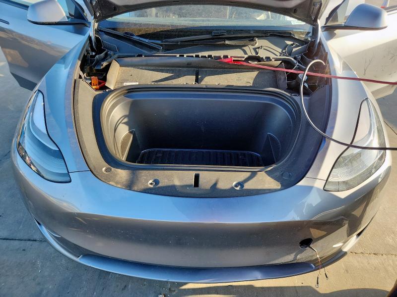 7SAYGDED5SA359074 - 2025 TESLA MODEL Y Gümüş foto 11