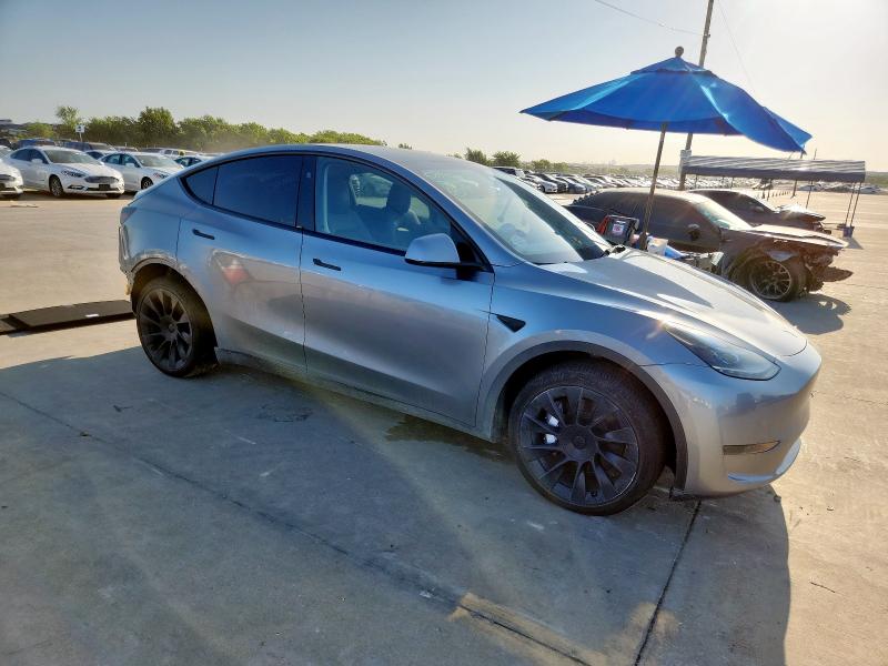 7SAYGDED5SA359074 - 2025 TESLA MODEL Y Gümüş foto 4