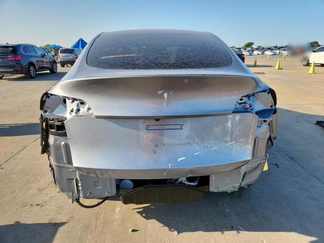 7SAYGDED5SA359074 - 2025 TESLA MODEL Y Gümüş foto 6