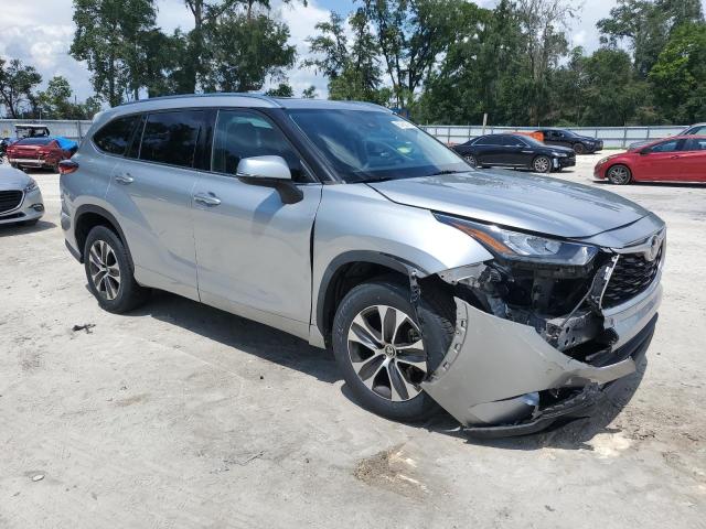 5TDGZRAH6LS024401 - 2020 TOYOTA HIGHLANDER XLE Արծաթագույն լուսանկար 4