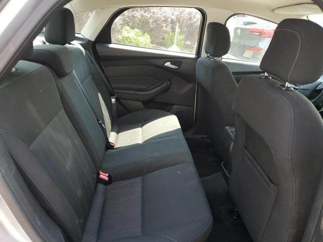 1FADP3F25JL327622 - 2018 FORD FOCUS SE Argent photo 10