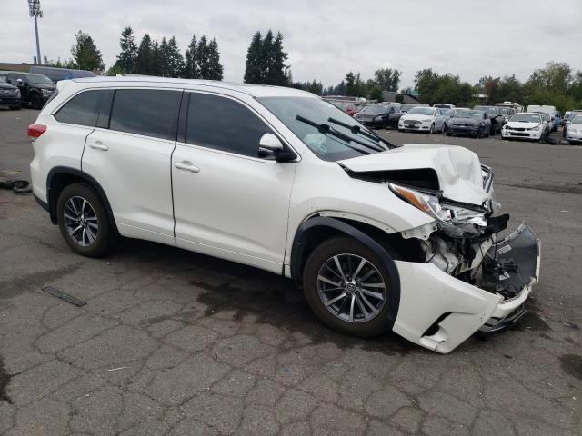 5TDKZRFH7HS510726 - 2017 TOYOTA HIGHLANDER SE WHITE photo 4