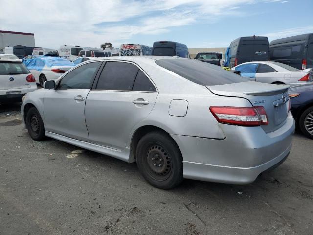 4T1BK3EK1BU615615 - 2011 TOYOTA CAMRY SE SILVER photo 2