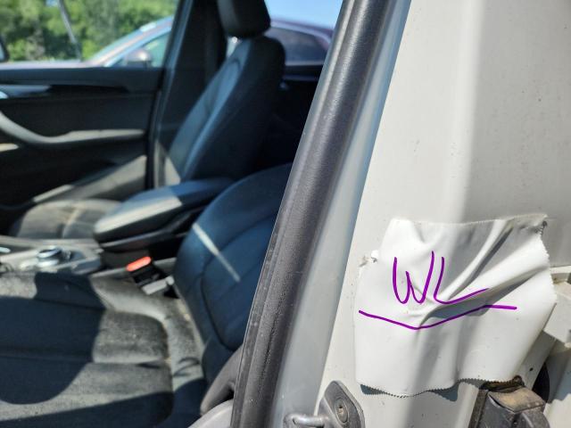 WBXJG9C08M3M70901 - 2021 BMW X1 XDRIVE28I თეთრი ფოტო 13