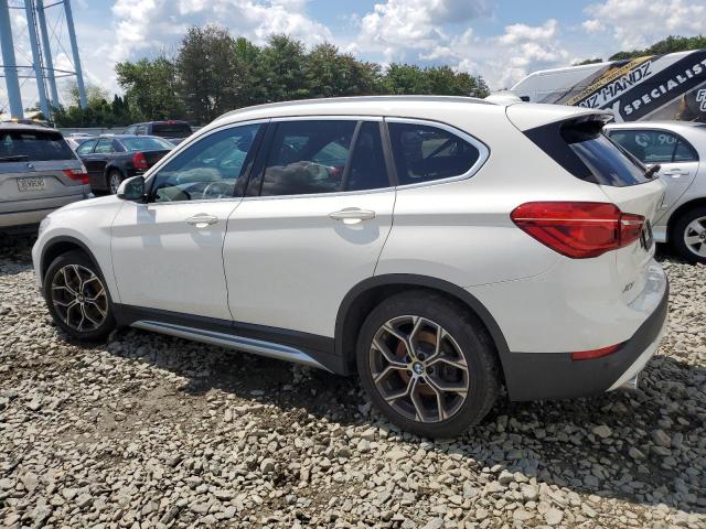 WBXJG9C08M3M70901 - 2021 BMW X1 XDRIVE28I თეთრი ფოტო 2