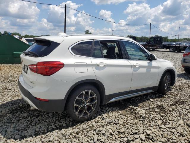 WBXJG9C08M3M70901 - 2021 BMW X1 XDRIVE28I თეთრი ფოტო 3