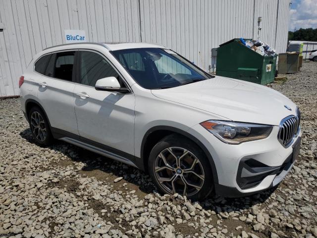 WBXJG9C08M3M70901 - 2021 BMW X1 XDRIVE28I თეთრი ფოტო 4
