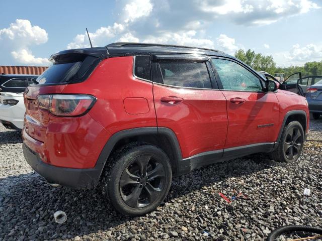 3C4NJDBB8JT453571 - 2018 JEEP COMPASS LATITUDE Czerwony zdjęcie 3