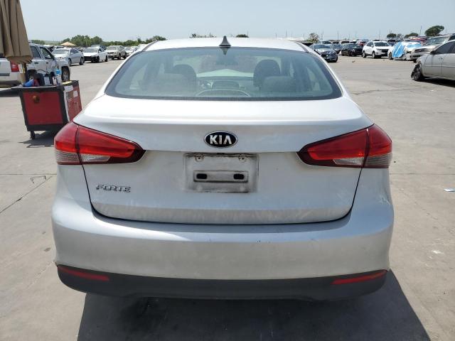 3KPFL4A76HE133000 - 2017 KIA FORTE LX SILVER photo 6