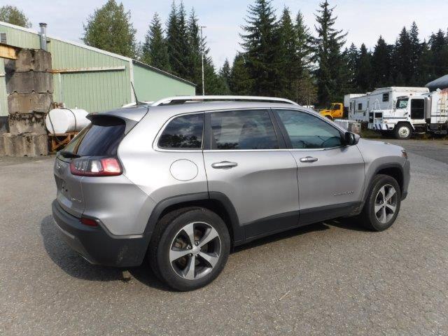 1C4PJMDX8KD378041 - 2019 JEEP CHEROKEE LIMITED SILVER photo 3