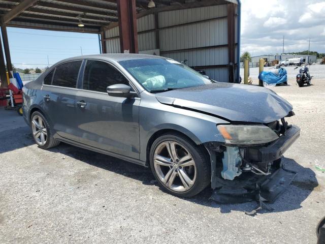 3VWDP7AJ1DM392628 - 2013 VOLKSWAGEN JETTA SE ნაცრისფერი ფოტო 4