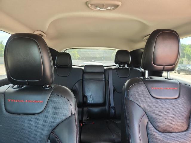 1C4PJMBS3GW183905 - 2016 JEEP CHEROKEE TRAILHAWK BLACK photo 10