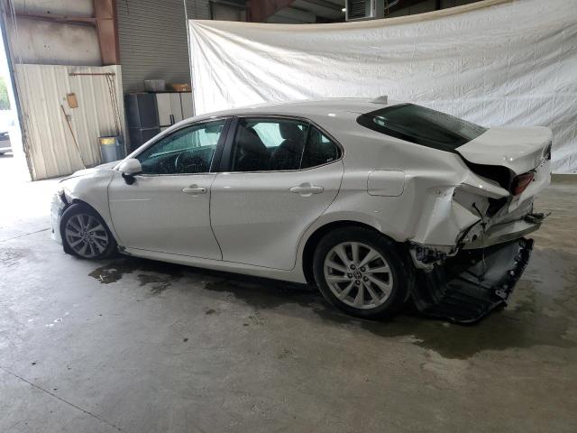 4T1C11AK0MU589822 - 2021 TOYOTA CAMRY LE WHITE photo 2