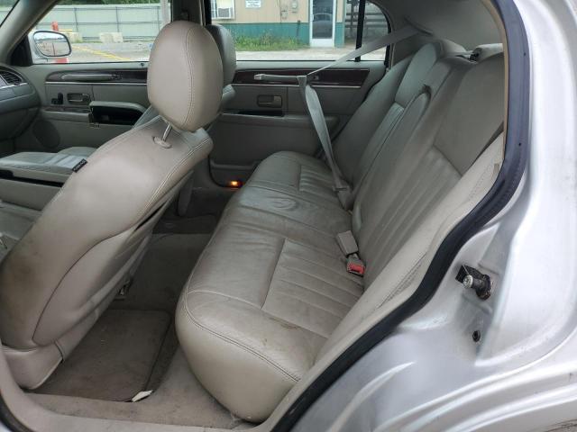 1LNHM81W85Y660283 - 2005 LINCOLN TOWN CAR SIGNATURE SILVER photo 10