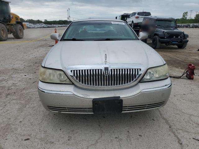 1LNHM81W85Y660283 - 2005 LINCOLN TOWN CAR SIGNATURE SILVER photo 5