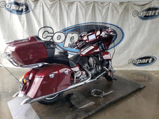56KTRAAA2H3346765 - 2017 INDIAN MOTORCYCLE CO. ROADMASTER RED photo 4