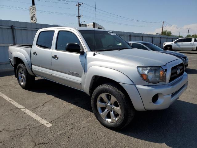 3TMJU4GN7BM119097 - 2011 TOYOTA TACOMA DOUBLE CAB PRERUNNER GRAY photo 4