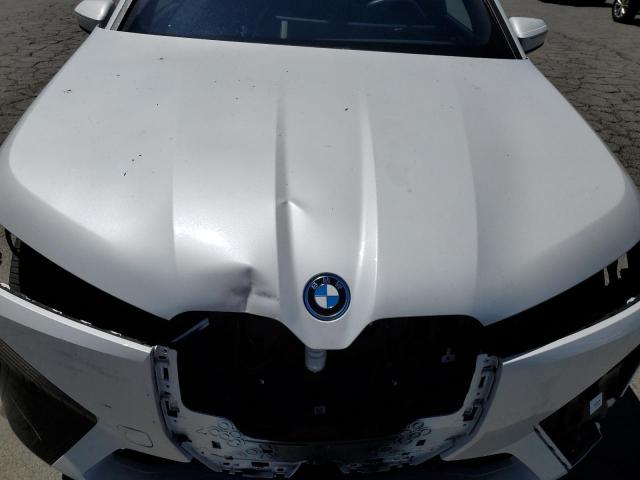 WB523CF07RCP98948 - 2024 BMW IX XDRIVE50 WHITE photo 11