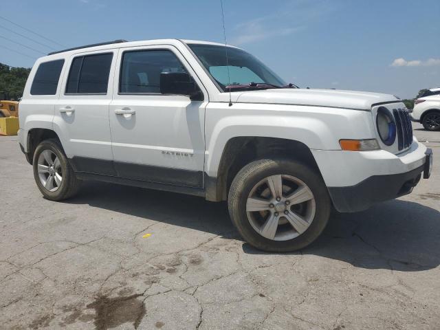 1C4NJRBB7ED863299 - 2014 JEEP PATRIOT SPORT WHITE photo 4