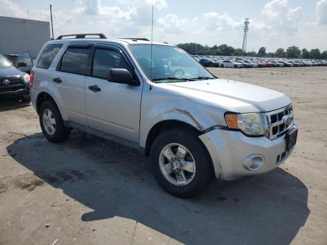 1FMCU0D71BKB82741 - 2011 FORD ESCAPE XLT SILVER photo 4
