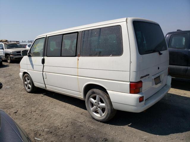 WV2MB470X3H000846 - 2003 VOLKSWAGEN VANAGON MV WHITE photo 2