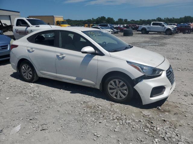 3KPC24A31KE057535 - 2019 HYUNDAI ACCENT SE أبيض صورة 4