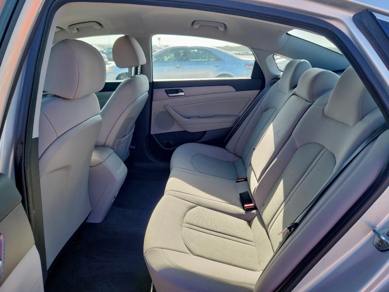 5NPE34AF6JH610609 - 2018 HYUNDAI SONATA SPORT ვერცხლისფერი ფოტო 10