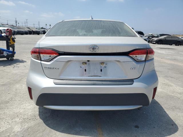 5YFEPRAE7LP049450 - 2020 TOYOTA COROLLA LE 银色 照片 6