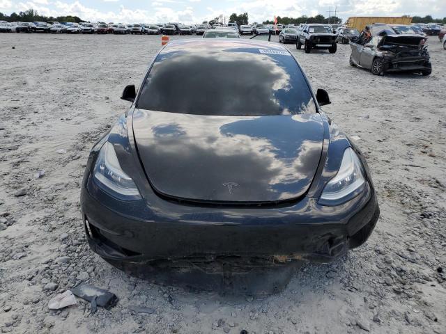 5YJ3E1EB3JF147527 - 2018 TESLA MODEL 3 Чорний фото 5