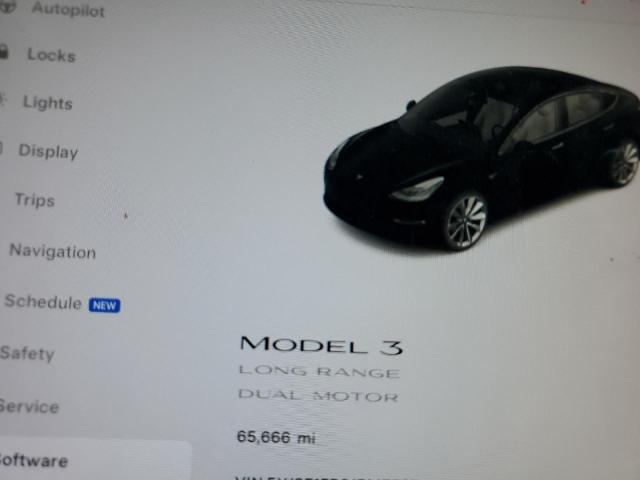 5YJ3E1EB3JF147527 - 2018 TESLA MODEL 3 Чорний фото 9