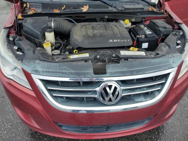 2C4RVABG3CR393740 - 2012 VOLKSWAGEN ROUTAN SE BURGUNDY photo 12