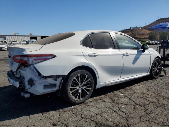 JTNB11HK2J3072833 - 2018 TOYOTA CAMRY L أبيض صورة 3