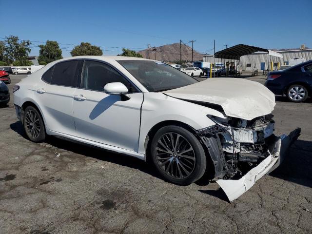 JTNB11HK2J3072833 - 2018 TOYOTA CAMRY L أبيض صورة 4