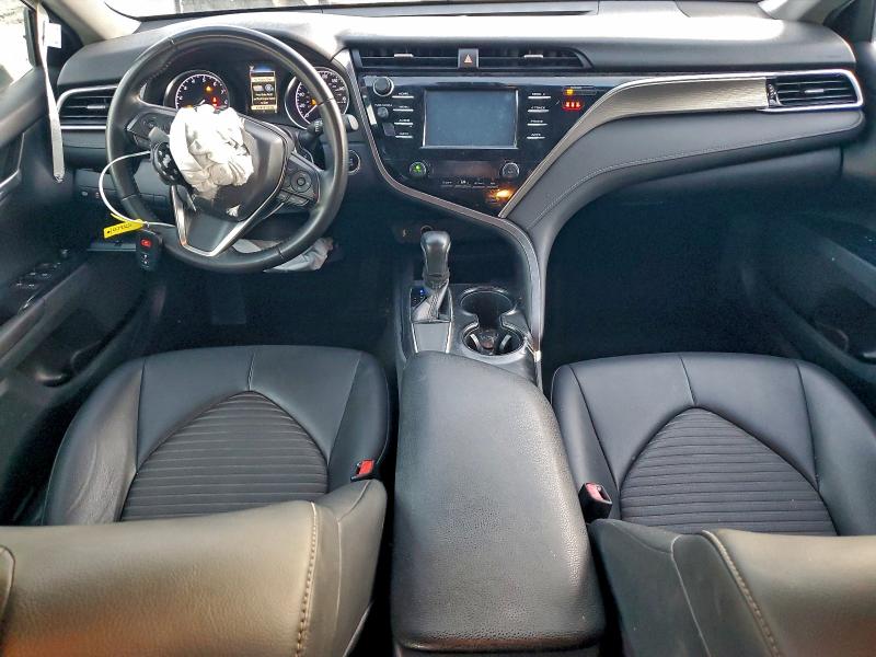 JTNB11HK2J3072833 - 2018 TOYOTA CAMRY L أبيض صورة 8