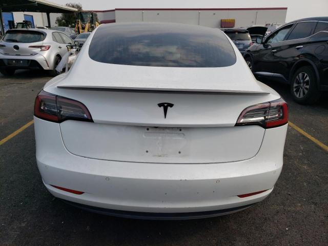 5YJ3E1EA2JF046261 - 2018 TESLA MODEL 3 WHITE photo 6