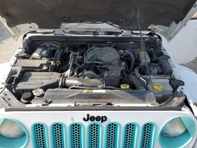 1C4HJWEG8DL555744 - 2013 JEEP WRANGLER U SAHARA WHITE photo 11