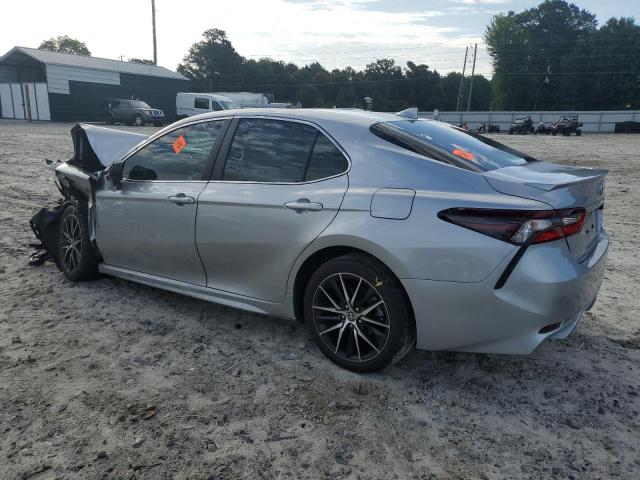 4T1T11AKXPU832508 - 2023 TOYOTA CAMRY SE NIGHT SHADE SILVER photo 2