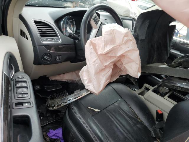 2C4RC1CG2GR240454 - 2016 CHRYSLER TOWN & COU TOURING L GRAY photo 8