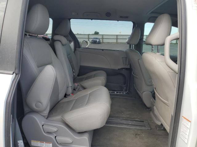 5TDYZ3DC7JS907308 - 2018 TOYOTA SIENNA XLE 白色 照片 11