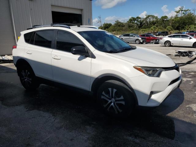 JTMZFREV3HJ714970 - 2017 TOYOTA RAV4 LE Ağ foto 4