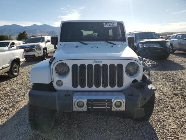 1C4BJWEG1EL259570 - 2014 JEEP WRANGLER U SAHARA WHITE photo 5
