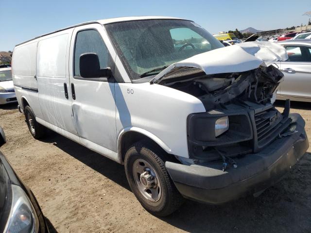 1GTZ7UCGXE1144076 - 2014 GMC SAVANA G3500 WHITE photo 4